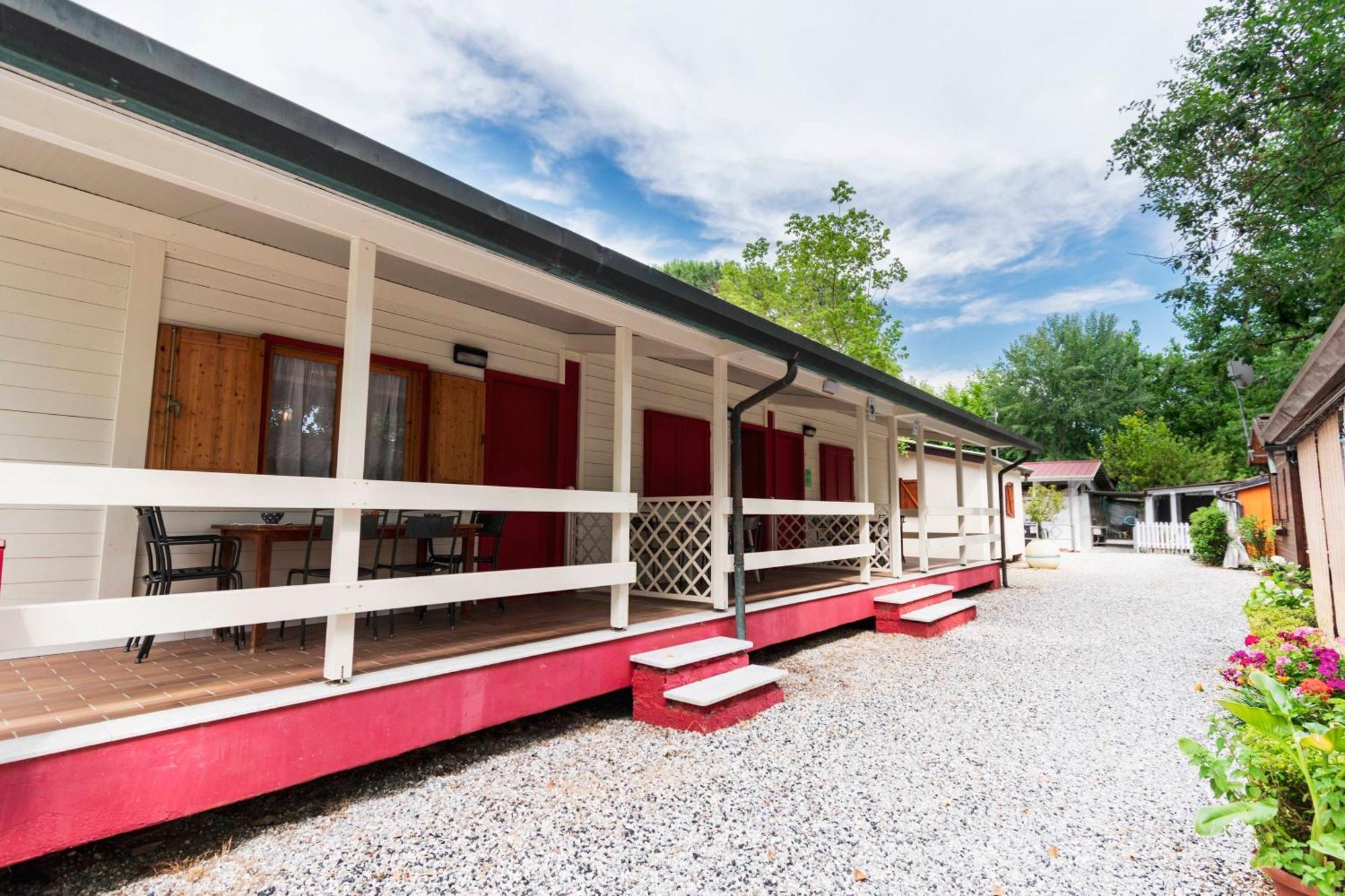 Camping Oasi Marina di Massa Εξωτερικό φωτογραφία
